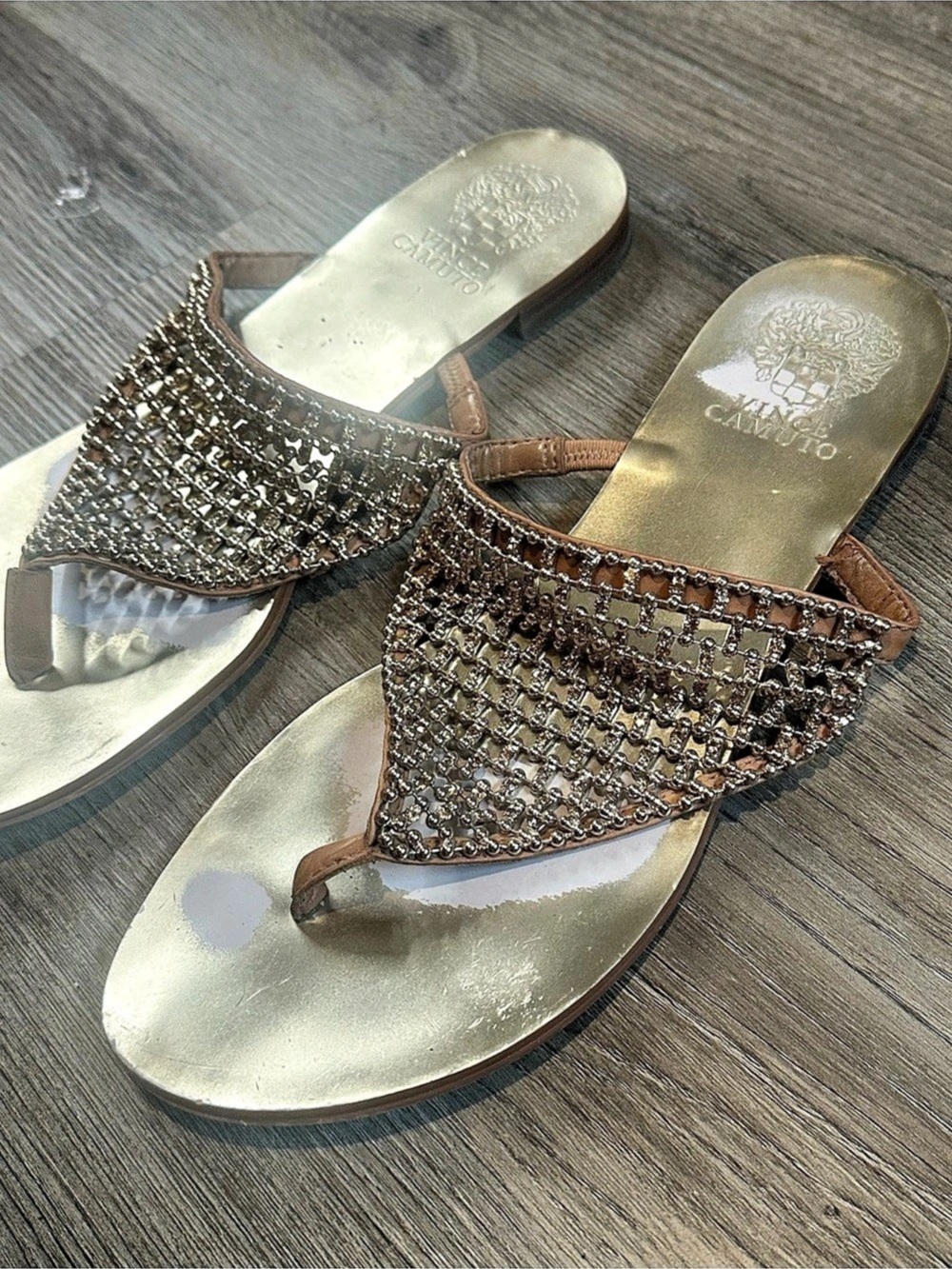 Vince Camuto Gold Beaded Thong Sandals Womens Size 8 Embellished Slip On boho